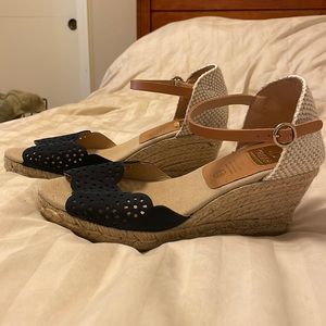 Kanna wedges.